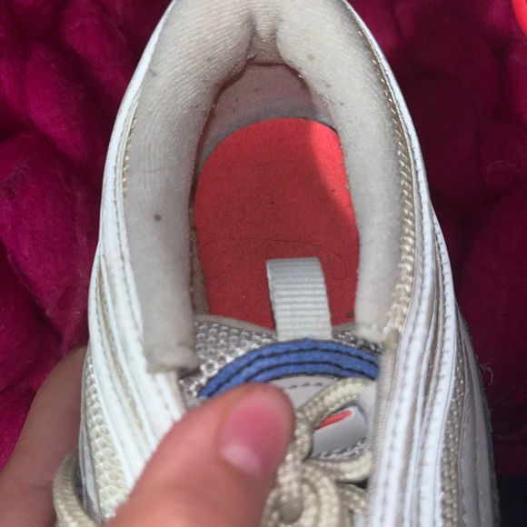 Women Nike Tenn shoes - Picture 8 of 11